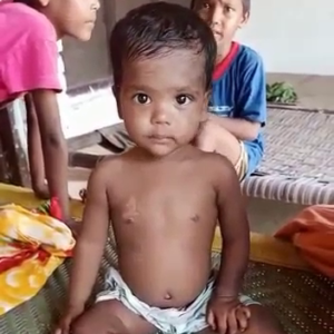 poor kids on road in bareilly