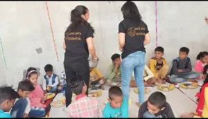 food distribution in orphanage in delhi by aapke saath foundation