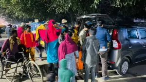 balanket diatribution to the homeless and poor people in noida and delhi by aapke saath foundation