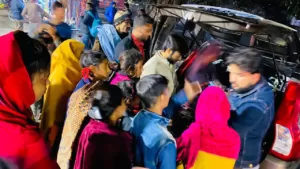 balanket diatribution to the homeless and poor people in noida and delhi by aapke saath foundation