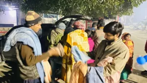 balanket diatribution to the homeless and poor people in noida and delhi by aapke saath foundation