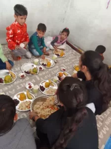 food distribution in orphanage in delhi by aapke saath foundation
