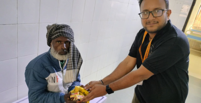 food distribution camapign in bareilly by aapke saath foundation