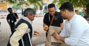 food distribution camapign in bareilly by aapke saath foundation